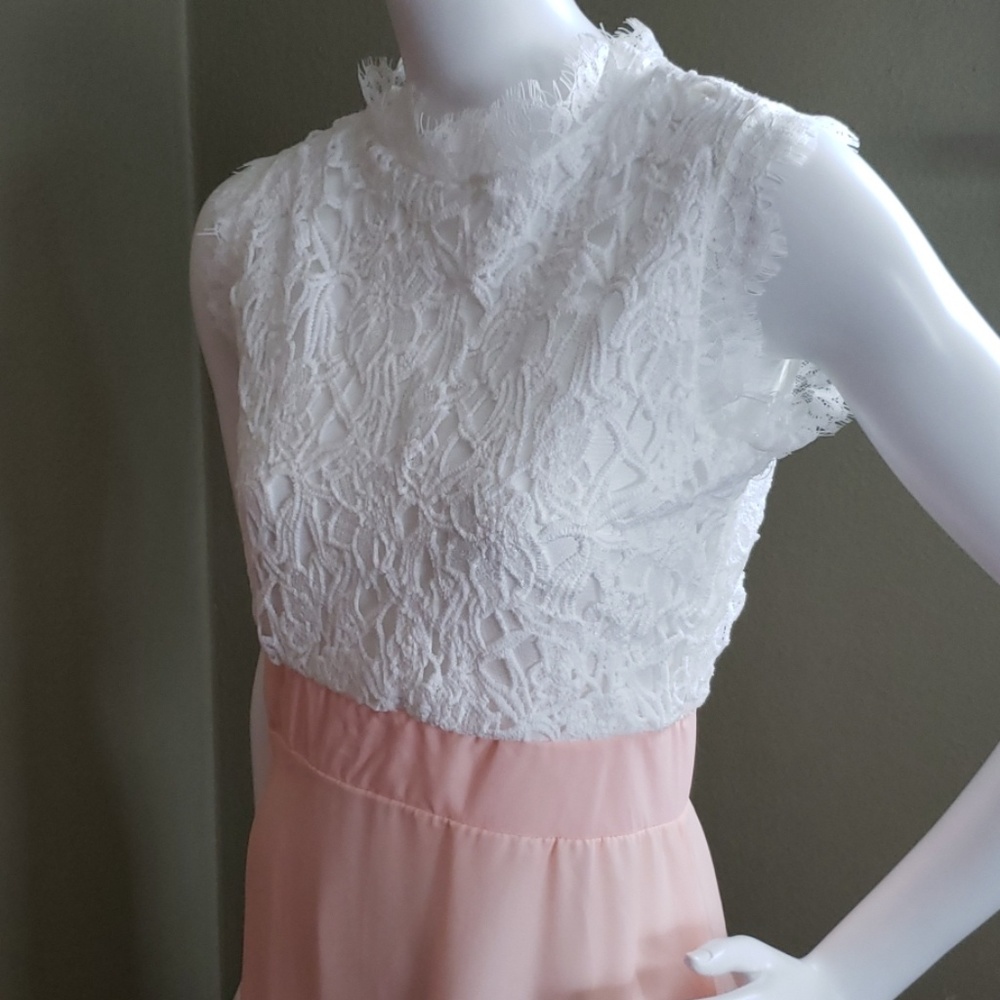 🤩 3 for $15 Lace/Chiffon Dress